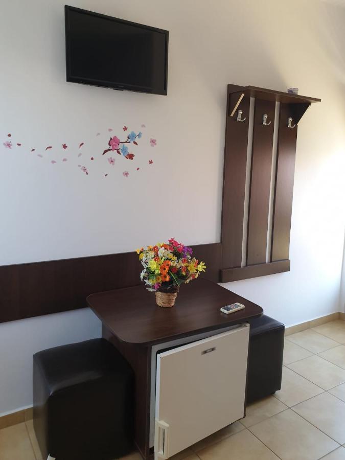 מלון קוסטינסטי Casa Mary מראה חיצוני תמונה