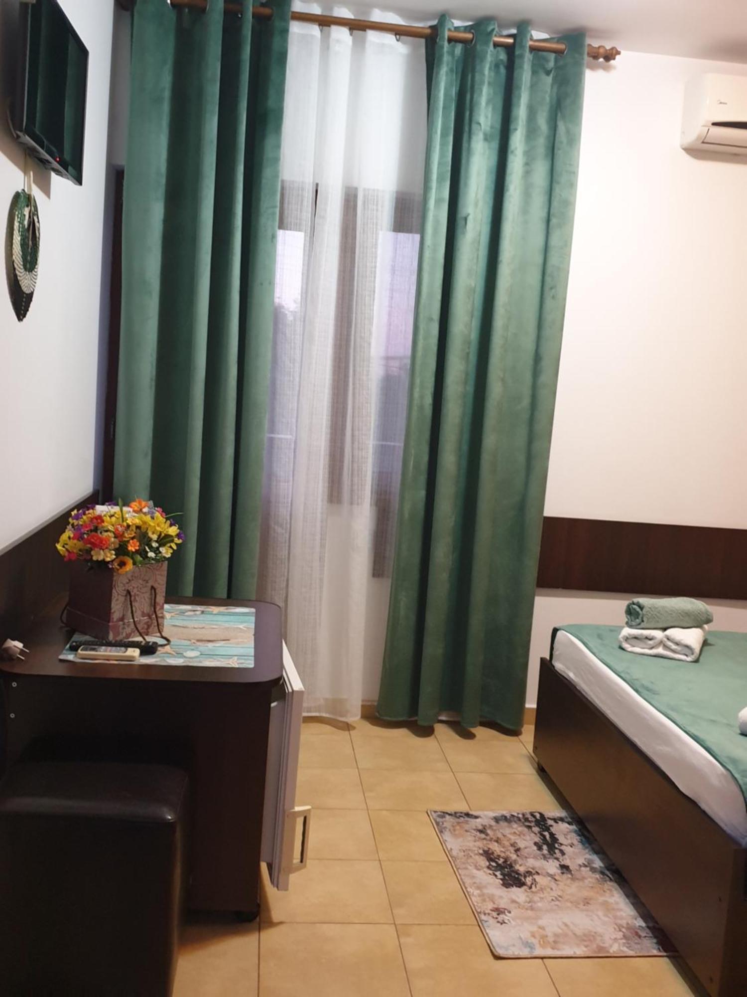 מלון קוסטינסטי Casa Mary מראה חיצוני תמונה