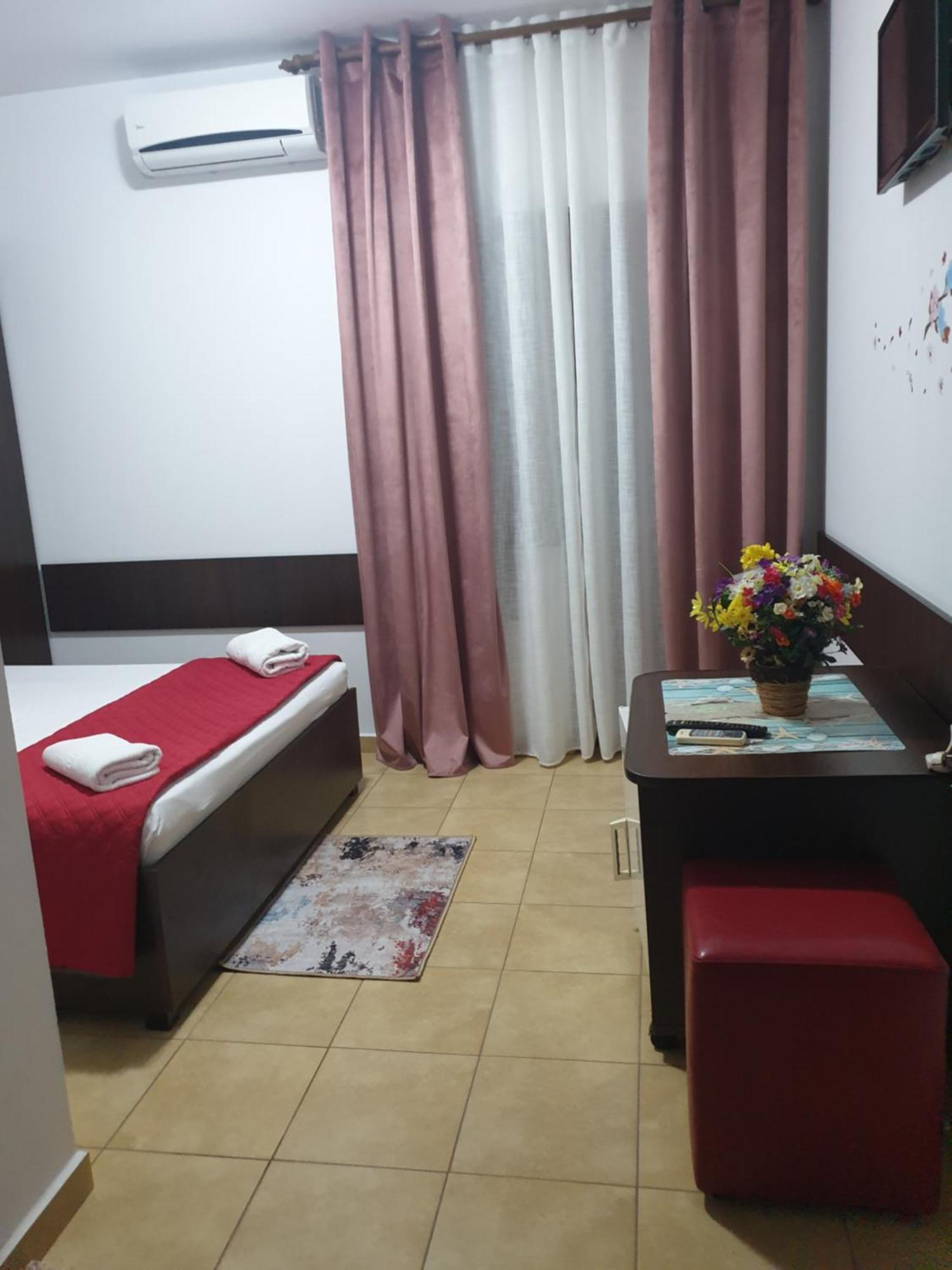 מלון קוסטינסטי Casa Mary מראה חיצוני תמונה