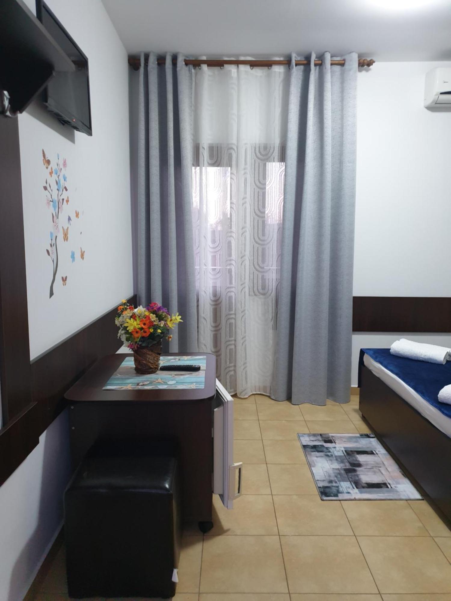 מלון קוסטינסטי Casa Mary מראה חיצוני תמונה